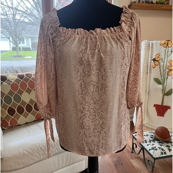 BCBGMaxAzria Tops - BCBG Max Azria peasant snakeskin blouse, NWT, size M.